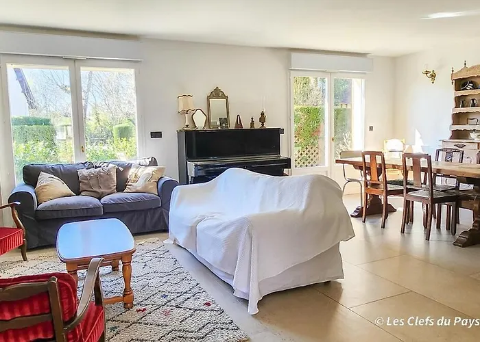 Charmante Maison, 8 Personnes, Piscine Et Tennis Ferienhaus *